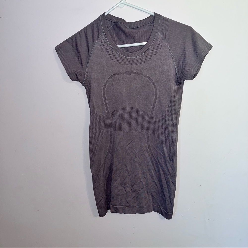 Lululemon purple top